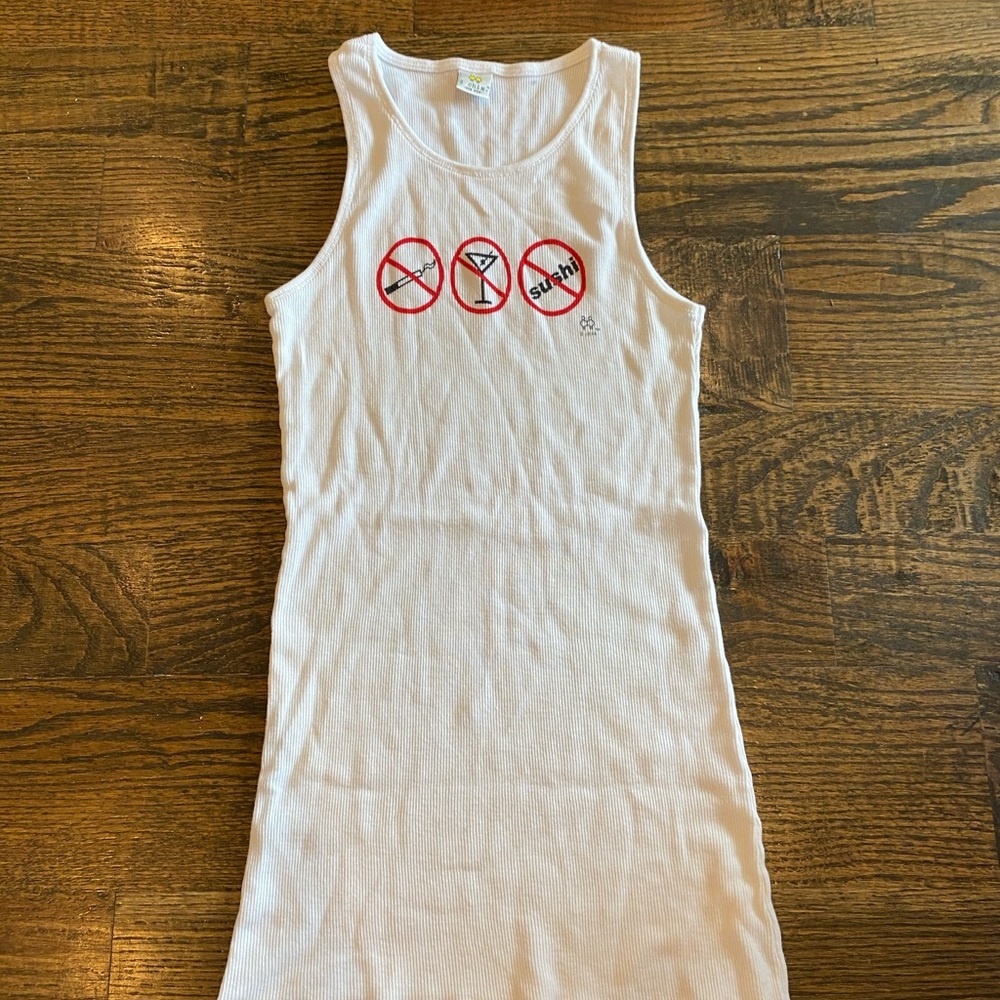 2 chix maternity tank. Worn once for pic